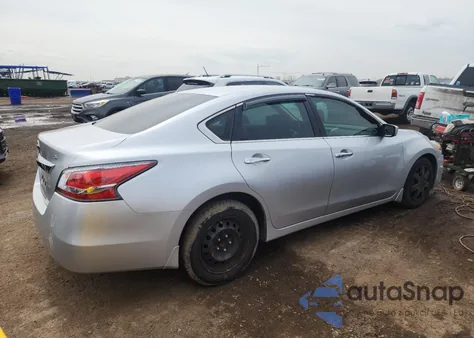 2015 Nissan Altima 2.5 из США, поврежденный, VIN 1N4AL3AP5FC200829